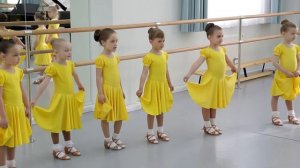 Детские танцы . Занятия для детей 4-5 лет.