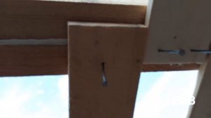 Как прибить кривую доску ровно. Лайфхак от ВкВ.