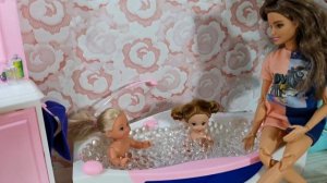 Что случилось в доме Барби? Там потоп!!!