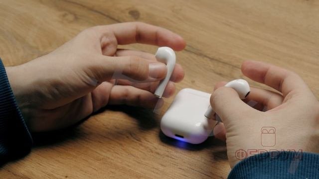 Беспроводные наушники с микрофоном . Bluetooth 5.0 . Cенсорное управление . Для IPhone / Android