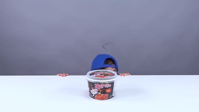 Mukbang Fire Spicy Noodle Tteokbokki 불닭볶음면 떡볶이 TV 속 편의점 음식 먹방 DONA 도나 смотреть онлайн