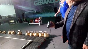 Алексей Ловчев: "Свой рекорд я взвешу сам!" Alexey Lovchev weighing his 80,5 kg record kettlebell.
