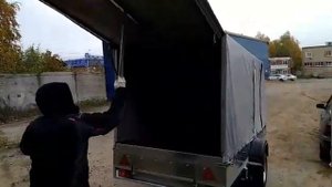 Прицеп ВИКИНГ 716104 закрываем подъемную дверь