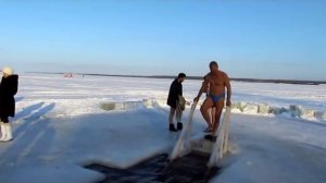 Купание на Крещение Рыбинское море. Прорубь.Переборы.