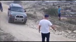 Голубая бухта Актау крутой спуск