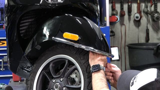 2023 Vespa GTS HPE Original Front Fender Guard смотреть онлайн