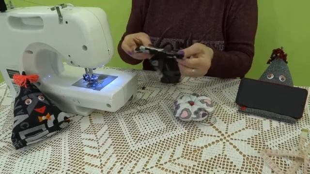 Мастер-класс по изготовлению текстильной подушечки "Подставка под телефон" смотреть онлайн