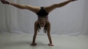 GYM, CONTORTION, FLEXIBILLTY, WORKOUT, STRETCH, YOGA GIRL, GYMNASTIC, SPLITS (15)