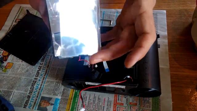 Разборка, очистка от пыли оптики и матрицы китайского LED проектора VIVICINE 720 p HD. смотреть онлайн