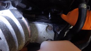 How to change the drive belt Chevrolet Epica / Как поменять приводной ремень Chevrolet Epica