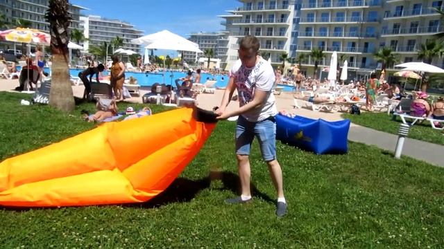 Надувной Диван-Банан смотреть онлайн