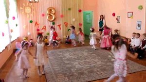 Танец бабочек (утренник 8 марта)
