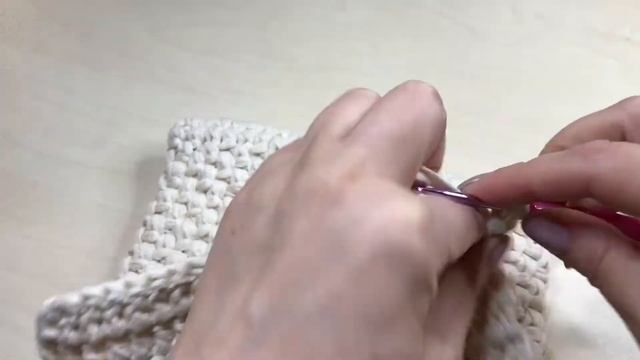 Мини-сумочка из трикотажной пряжи