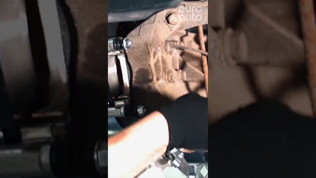 Удаляем воздух из тормозной системы смотреть онлайн