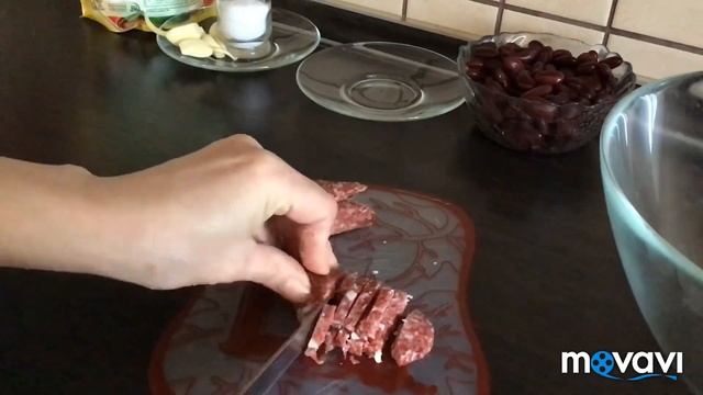 САЛАТ ПИКАНТНЫЙ С КОЛБАСОЙ! ЧТО ГОТОВИТЬ НА РОЖДЕСТВО  2021!ТАК ПРОСТО! ГЛАВНОЕ НАТЕРЕТЬ МОРКОВЬ!