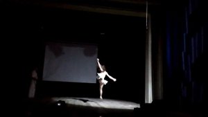 Танец о сосуществовании двух искусств карате и танца.