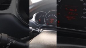 Киа сид JD при разгоне горит лампа акб и непристегнутые ремни задних пассажиров