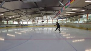 This Skate glows in the Dark! | Bauer X-LS | Review and On Ice Test