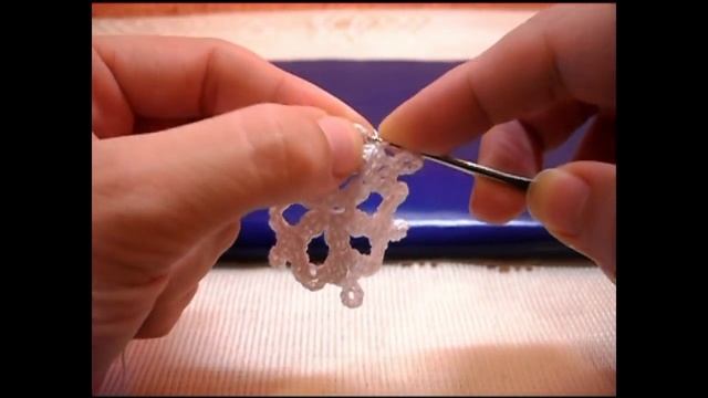 МК  Подвеска из снежинок. Первая снежинка