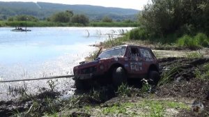 Нива на "BFGoodrich" против УАЗа на "Сафари 500" по болоту.