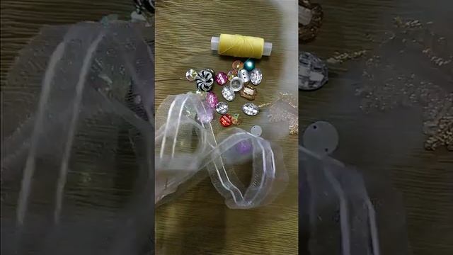 karnavalnii-aksesuar-korona-dlya-prinzessi смотреть онлайн