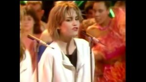 Bananarama Robert De Niro's waiting 1984 Top of The Pops