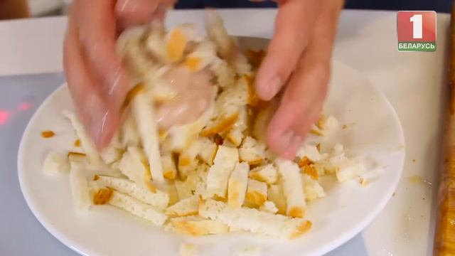 Оливье в фирменном стиле и котлета "Папараць-кветка"