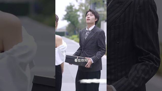 【MULTI SUB】嬌妻替霸道總裁坐牢，期間卻慘遭男人出軌，自己的親身骨肉還對別的女人喊媽媽，本以爲她會徹底奔潰，誰料她開啓了復仇計劃《总裁请别来爱我》1-99集全#女頻#虐戀#霸道總裁#灰姑娘