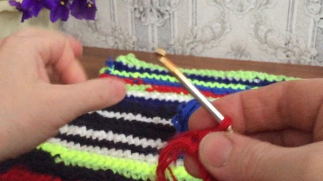 Вяжем крючком "деревенский коврик" из остатков пряжи петлями без накида. Ну очень просто! смотреть онлайн