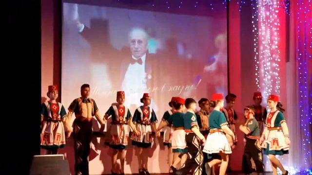 ШКОЛА 2042 Армянский народный танец 2019г смотреть онлайн