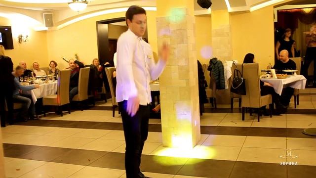 Организатор и ведущая Юлия Бондаренко. Ресторан Эврика. 8 марта 2018. смотреть онлайн