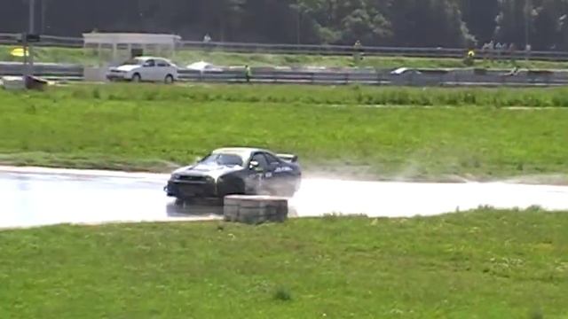 Nissan Skyline GTR 33 Drifting смотреть онлайн