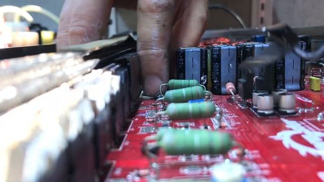 Как снять зажимы с усилителя