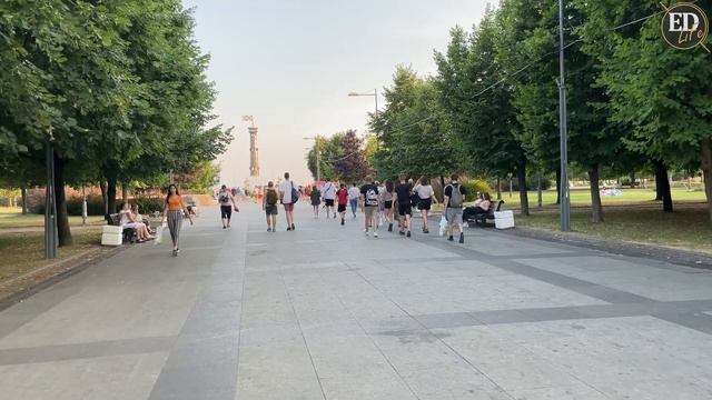 Парк 300-летия Санкт-Петербурга (СПб) – прогулка по центральной аллее летом 2021 года