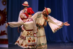 Румынский танец, анс. "Счастливое детство". Romanian dance, ans. "Happy childhood".