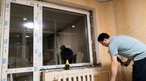 Установка пластикового окна! Балконный блок своими руками!