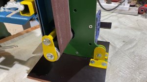 Гриндер очень даже Универсальный. Поворотный легко.