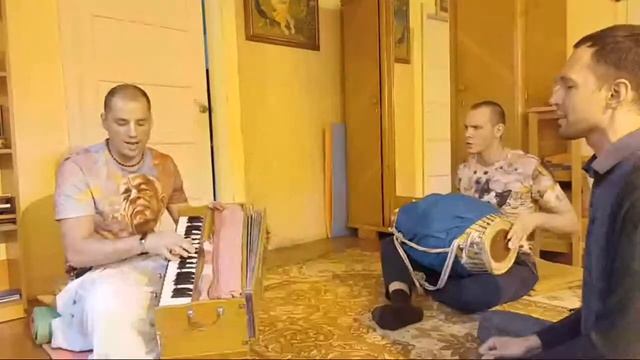 Киртан Харе Кришна, Антон, Ростов-на-Дону, 19 мая 2022 Kirtan Hare Krishna смотреть онлайн