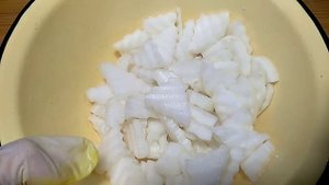 Простой и вкусный салат с дайконном и морковью. Дайкон приготовление салата. Салат с дайконном.