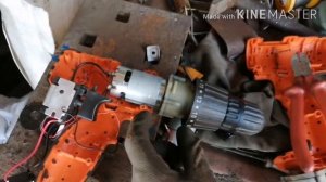Как из двух шуруповёртов собрать 1