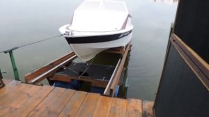 Cпуск катера. Понтонный слип