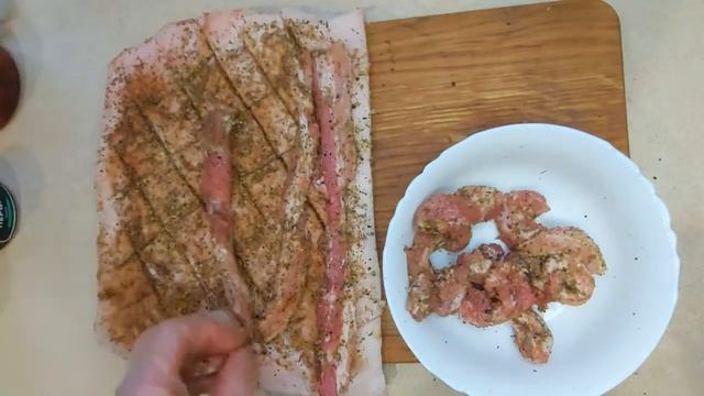 Добрые советы / кулинария / Рулет из тонкого сала