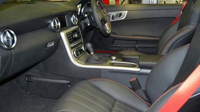 2015 MERCEDES-BENZ SLK 200 7G-TRONIC WITH AMG SPORT PACK;PANORAMIC ROOF; INTELLIGENT LIGHTS;PARKTRO смотреть онлайн