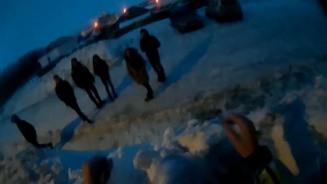 прыжки со 2ого этажа.....Или как Костя хватанул Тоху за задницу смотреть онлайн