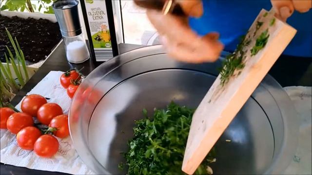 САЛАТ ИЗ СВЕЖЕЙ ЗЕЛЕНИ ДЛЯ НОВОГОДНЕГО СТОЛА.FRISCHER GRÜNER SALAT FÜR SILVESTERTISCH смотреть онлайн