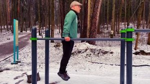 Ошибки новичков на турнике и брусьях. Почему нет прогресса в тренировках?