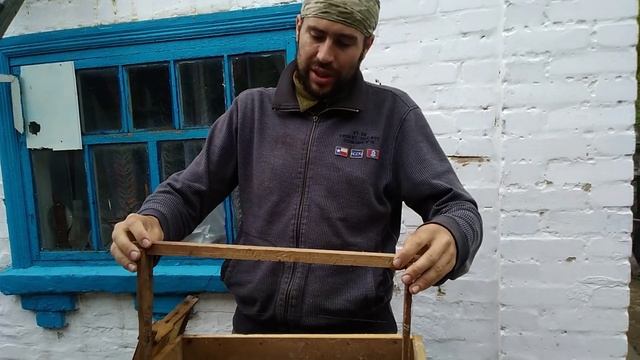 Как поймать рой пчел. Где ставить ловушку? Приманки для пчел. Готовим ловушку смотреть онлайн