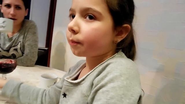 VLOG: Семейный ужин / Климка стирает белье / Новость смотреть онлайн