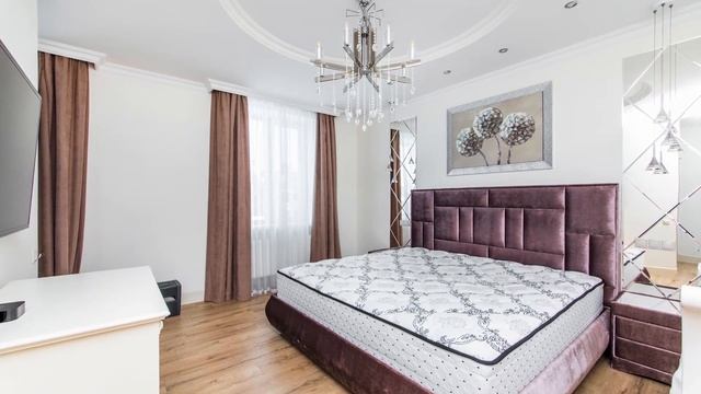 Продажа нового дома под ключ в классическом английском стиле с камином в Александрово на Новой Риг смотреть онлайн