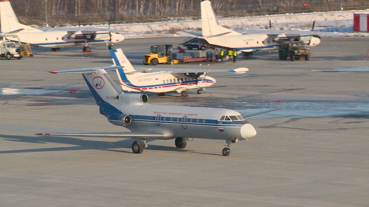 Когда прилетит самолет петропавловск камчатку. АН-2 Камчатка. Камчатка самолет. Камчатские авиалинии. Петропавловский аэропорт.